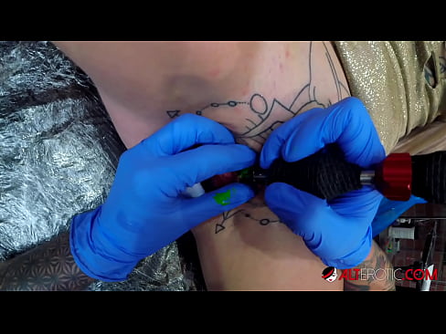 ❤️ tattooed ທີ່ສຸດ Hottie Sully Savage ໄດ້ຮັບ tattoo ສຸດ clitoris ຂອງນາງ ❤️ ວິດີໂອຮ່ວມເພດ ຢູ່ທີ່ພວກເຮົາ lo.xxxbunker.ru% ️❤